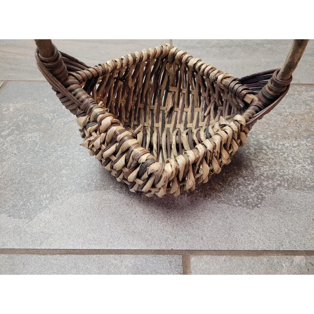 American Folk Primitive‎ Twig Handle Buttocks Handwoven Gathering Basket Branch